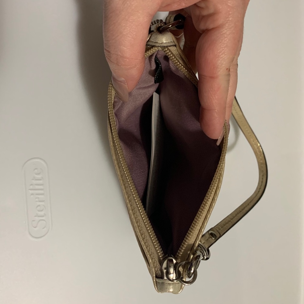 Coach clutch - Picture 2 of 3
